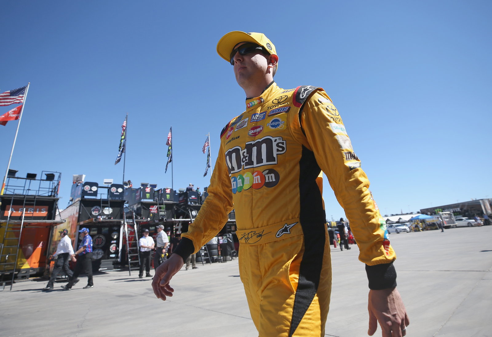 Ryan Blaney mengungguli Chase Elliott untuk pole Phoenix